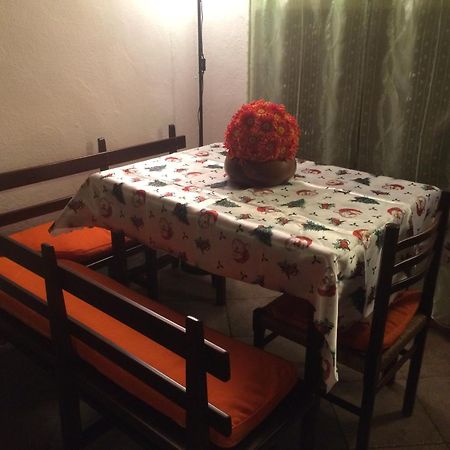 Yoghi & Bubu Apartman Gambolò Szoba fotó