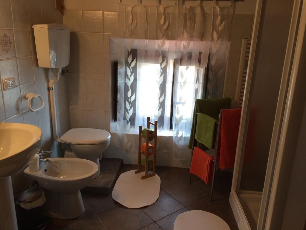 Yoghi & Bubu Apartman Gambolò Szoba fotó