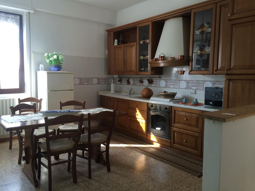 Yoghi & Bubu Apartman Gambolò Szoba fotó